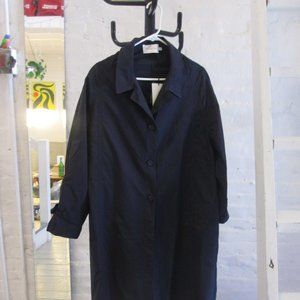 Lightweight rain trench coat